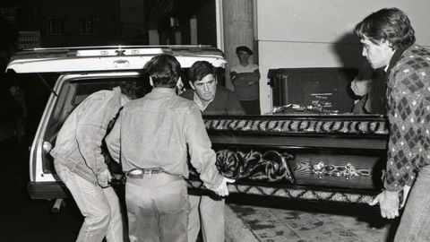 NAUFRAGIO DE �LA XANA� | 10 de Octubre | Apenas dos d�as despu�s del naufragio aparec�an a dos millas al sur del Santuario de la Barca los cuerpos sin vida de dos de los cinco tripulantes desaparecidos en el hundimiento.