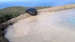 Varios todoterrenos circulando por la antigua mina de Monte Neme