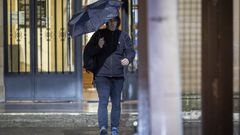 El jefe de ETA abandonando la prisi�n el pasado martes para ir a trabajar