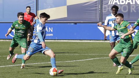 H�ctor Areosa chuta a puerta en el Fabril-Astorga