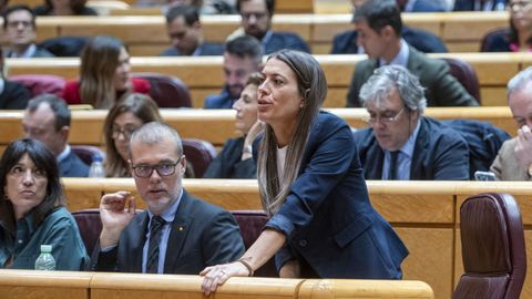 La diputada de Junts per Catalunya Mriam Nogueras  vota en el pleno del Congreso, reunido excepcionalmente en el Senado.