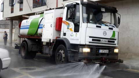 Imagen de archivo de un cami�n de Urbaser en Ribeira