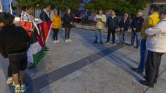 Asistentes a la concentracin convocada para ayer en Ponteceso