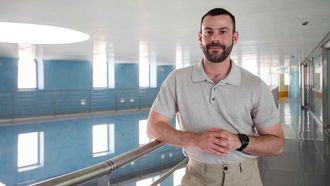 O m&eacute;dico internista do Complexo Hospitalario Universitario de Pontevedra Hadri&aacute;n Pernas, que moderou unha xornada con especialistas sobre intervenci&oacute;n e apoio ante o &laquo;chemsex&raquo;