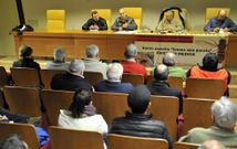 Unas 40 personas asistieron a la reuni�n celebrada ayer en el Museo Ortegalia, en Ortigueira. 