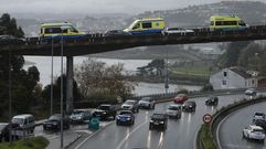 Colas en los accesos al Hospital Universitario A Coru�a  por las citas para las pruebas PCR del covid-19 en el autocovid del Chuac