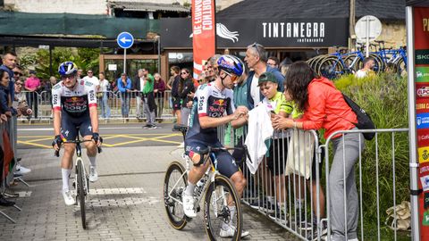 Imgenes de la Etapa 16 de La Vuelta a Espaa entre Poio y Mos
