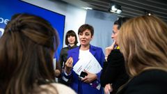 La ministra de Pol�tica Territorial y portavoz del gobierno, Isabel Rodr�guez, atiende a medios tras una rueda de prensa posterior al Consejo de Ministros.