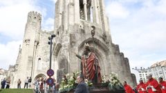 La procesi�n de San Cibrao llegando al templo de la Vera Cruz