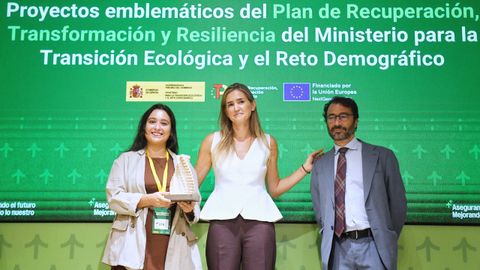 Claudia Sas recogió el premio en representación de todas las entidades sociales en Madrid.