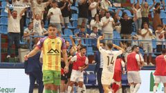 Euforia en A Malata tras la victoria frente al Palma Futsal en la primera vuelta de la Liga. 
