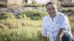 Adem�s de Aponiente, en El Puerto de Santa Mar�a (C�diz), �ngel Le�n tambi�n regenta Alevante (una estrella Michel�n), en el Hotel Gran Meli� Sancti Petri, en C�diz. 