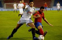 Borja Navarro fue siempre una pesadilla para los ourensanos, ganando con demasiada facilidad la espalda de los zagueros.