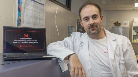 Adrián Mosquera, con la herramienta, que de momento solo se utiliza en investigación
