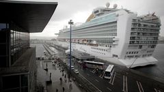 Imagen de archivo del crucero Azura, a su llegada a A Coru�a
