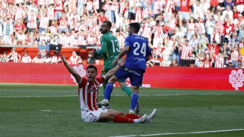 Derbi asturiano entre el Real Sporting de Gijon y el Real Oviedo en El Molin�n