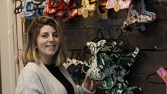 Sheila Rodr�guez es la impulsora de Aloumi�os, una opci�n nueva en Viveiro para cuidar la est�tica de los perros. 