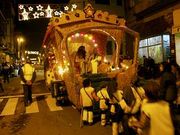 En Vila de Cruces se repartieron m�s de 500 regalos entre los ni�os.