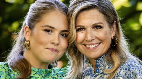 Máxima de Holana ysu hija Amalia en el incio del verano.