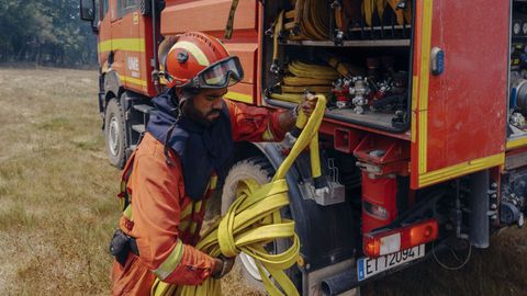 Efectivos desplazados al incendio de Maceda