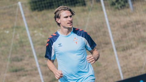 Carl Starfelt, este mi�rcoles, en su regreso a los entrenamientos con el Celta.