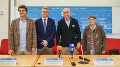 El nuevo director, Pablo Martn, segundo por la izquierda, fue presentado por Santiago Camba, gerente del rea sanitaria de Ourense