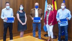 De izquierda a derecha: Jos� Vicente Solarat, concejal de Cultura en A R�a; D�bora �lvarez, directora del proyecto As Letras de Florencio; Jos� Manuel Baltar, presidente de la Diputaci�n de Ourense; Margarida Pizcueta, concejala de Cultura en O Barco; y Enrique �lvarez Barreiro, alcalde de Vilamart�n de Valdeorras