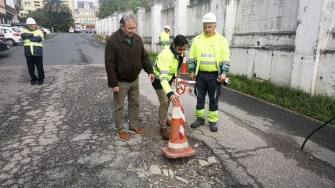 Calle Vilarrube, en febrero.�El gobierno eligi� en marzo este enclave de Santa Mari�a para escenificar el inicio del nuevo contrato de reparaci�n de viales.