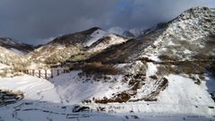 Barrios de Luna con nieve