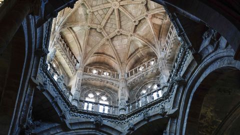 Catedral de Ourense: Cimborrio del s. XV, uno de los tres de esta poca que hay en catedrales espaolas. 