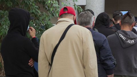 Los acusados, entrando este lunes a los tribunales de Avi��n.