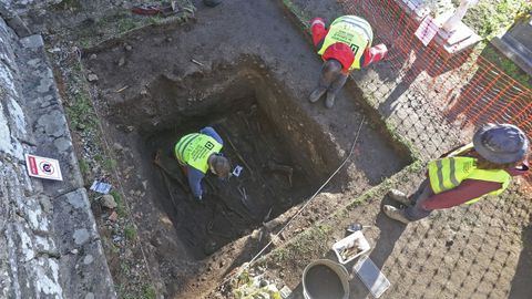 El grupo de investigación Histagra actuó año pasado en el cementerio de Luou, en el concello de Teo