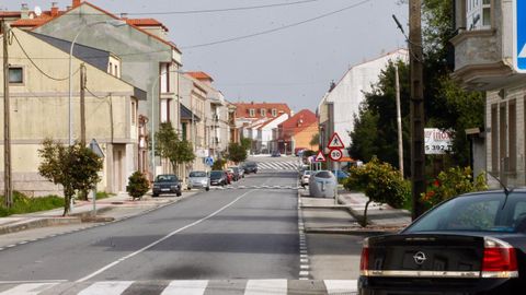 Avenida da Ponte, en A Illa, desierta por el confinamiento