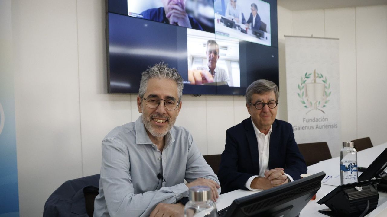 El Colegio Médico de Ourense cerró su año formativo con un debate sobre la transformación de la sanidad pública