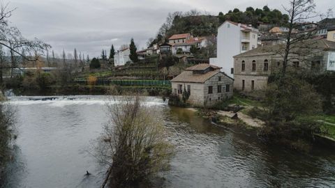 Una de las iniciativas es recuperar un corredor verde por el ro Arnoia