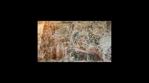 Frescos de la iglesia de Os Vilares (Guitiriz). En la lista roja desde el 2019. Se encuentran en la Iglesia parroquial de San Vicenzo dos Vilares (origen siglo XII). Se trata de unas pinturas de estilo gótico hispano flamenco datadas a mediados del siglo XVI y que fueron descubiertas en 1991. Peligro de desaparición, por la humedad, si no se acometen trabajos de consolidación. La Xunta adjudicó hace dos meses las obras de restauración.