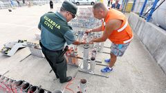 As� revisa la Guardia Civil los fuegos artificiales