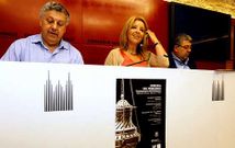 Los presidentes de Hosteler�a Compostela acusan a Reyes Leis de �ningunear� al sector.