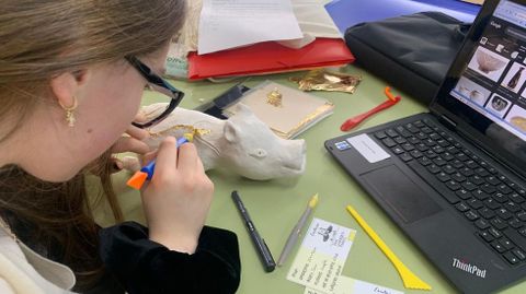 El trabajo escolar incluy� el dibujo de las g�rgolas y su reinterpretaci�n en 3D con distintos materiales