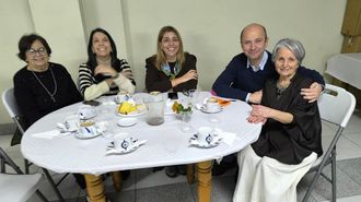 Autoridades locales en la chocolatada del�Centro Recreativo Santa Ux�a Terceira Idade