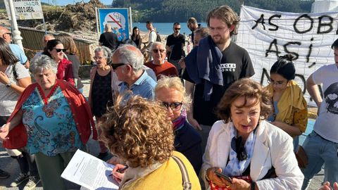 Concentración contra las obras del arenal