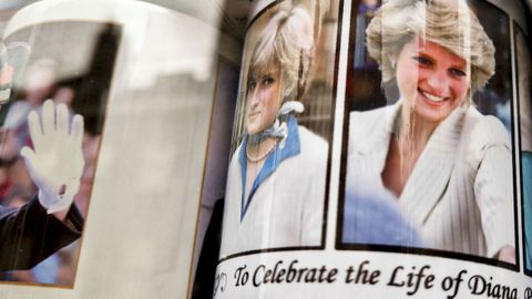 Una taza con la imagen de la princesa Diana de Gales