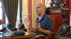 J�come en el sal�n de plenos tras anunciar que cesara a los concejales del PP