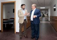 Roberto Rodr�guez y el alcalde de Cerceda visitaron ayer el centro.