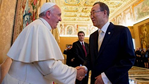El papa Francisco junto al secretario de la ONU, Ban Ki-Moon.