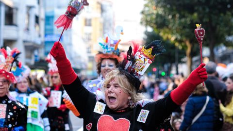Oviedo se llena de color, alegr�a y tradici�n para celebrar el Carnaval