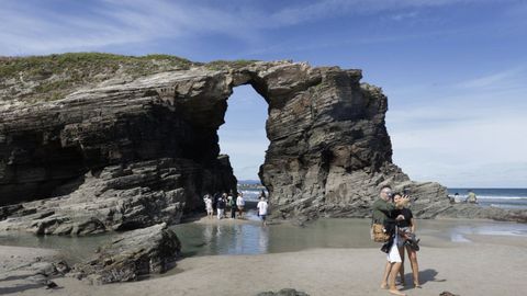 Ribadeo tendr� como punto de observaci�n As Catedrais, pero no se podr� bajar al arenal