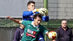 El Coruxo lo intent� con empe�o en la segunda mitad.