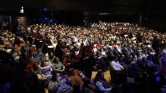 Entrada de la Real Banda de Gaitas en el Auditorio, que registr un lleno absoluto