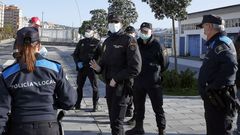 Los agentes de las polic�as nacional y local de Ribeira redoblar�n los turnos de vigilancia en las zonas de terrazas